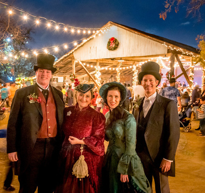 Carolers-Alan Daniel-Heritage Latern - Alan Daniel