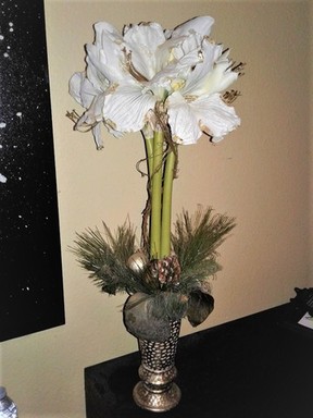 floral decorative vase.jpg